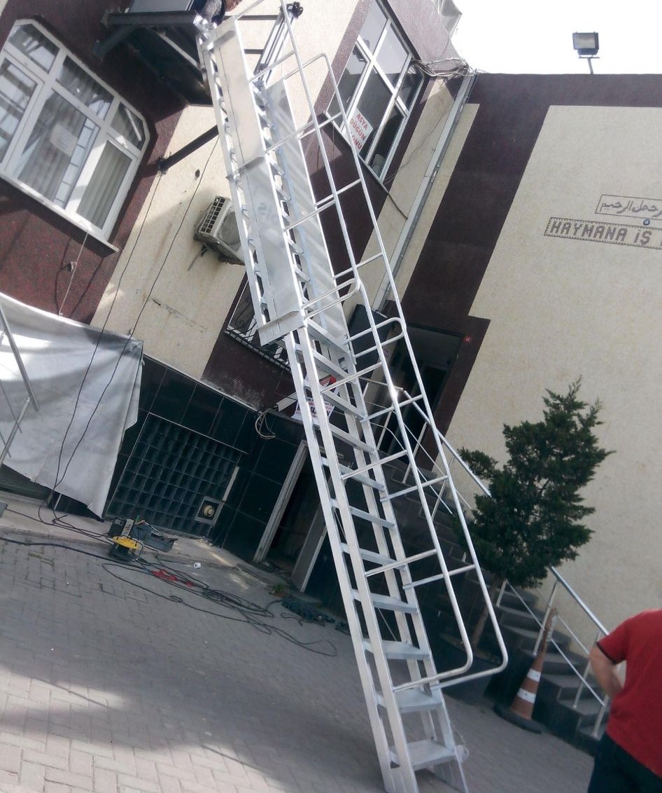 Cömert Merdiven & İskele